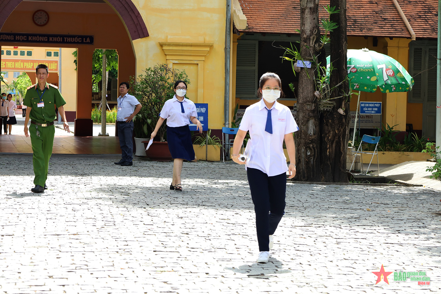 Thí sinh nhận định đề thi môn Ngữ văn tốt nghiệp THPT 2023 vừa sức